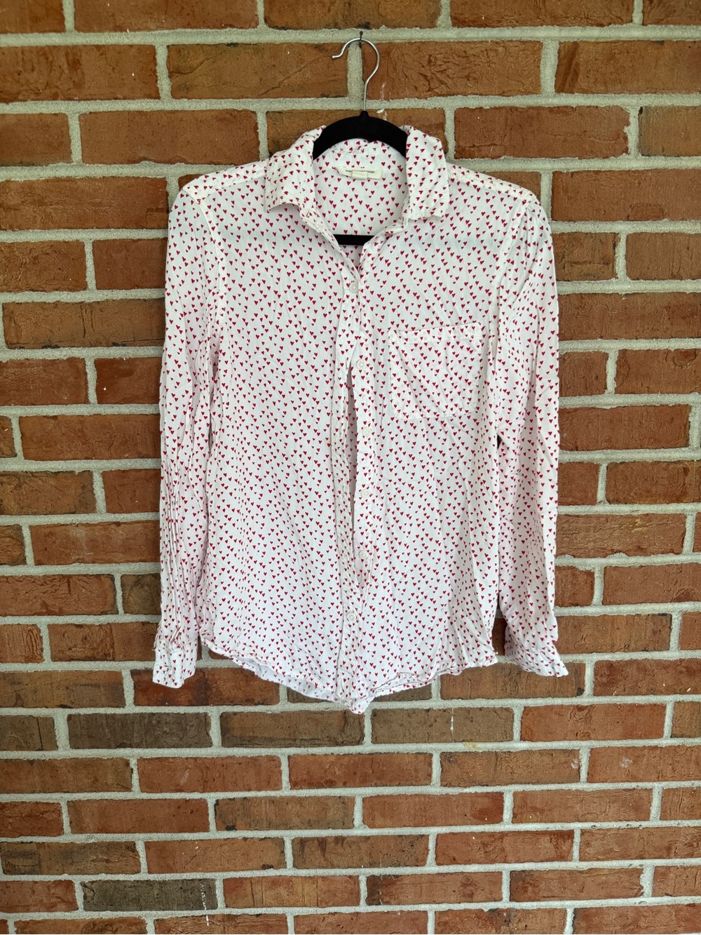 beachlunchlounge White Button-Down Shirt with Red Heart Print